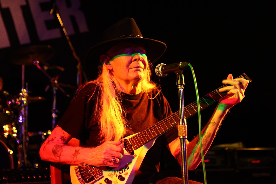 Zemřel Johnny Winter, fenomenální bluesový albín
