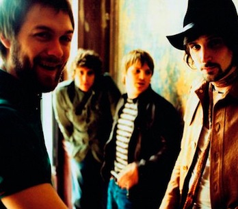 Kasabian zveřejnili další nový song. Poslechněte si Pistols At Dawn