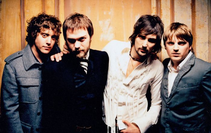 Nové album Kasabian uniklo na internet, kapela ho nabízí celé k poslechu