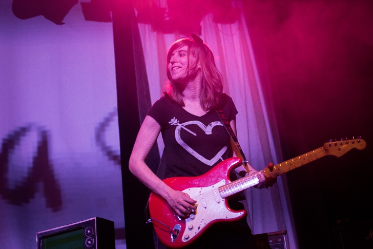 LIVE: Kate Nash se v Roxy proměnila v punkerku