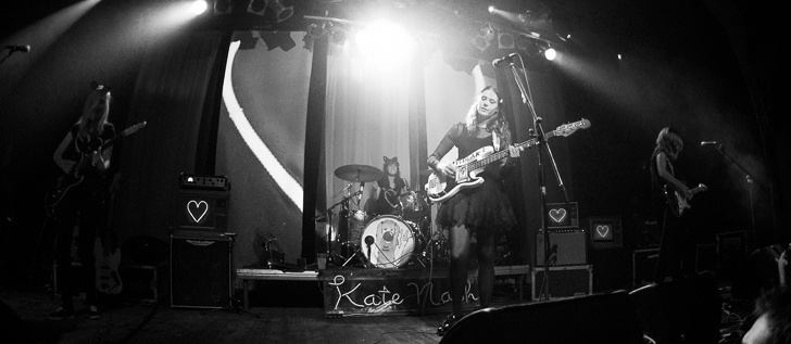 LIVE: Kate Nash se v Roxy proměnila v punkerku