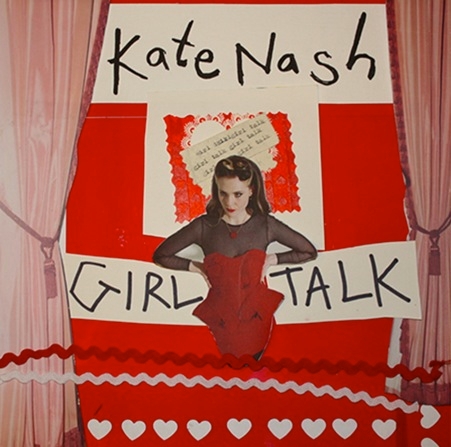 RECENZE: Z Kate Nash se stal fracek. Moc prima fracek