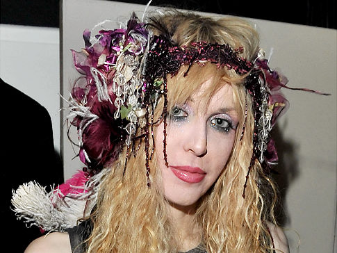 Je naprd nebrat kokain, říká Courtney ve své biografii