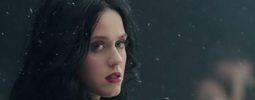 VIDEO: Katy Perry Popelkou i bez střevíčku