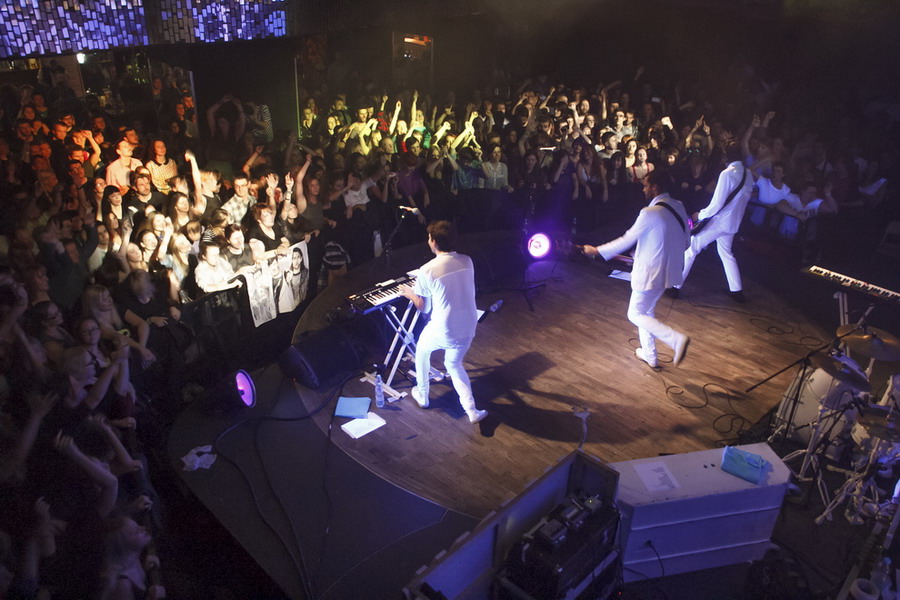 LIVE: Odcházení podle Klaxons není pouze černo-bílé