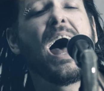 VIDEO: Korn už zase koketují s elektronikou