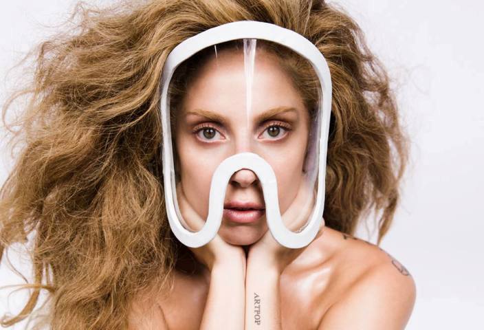 Lady Gaga unikla nová píseň, vzpomíná v ní, jak byla znásilněna