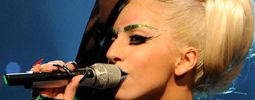 Lady Gaga vládla cenám MTV, shrábla čtyři sošky