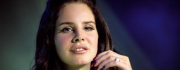 VIDEO: Lana Del Rey tančí v ráji i u tyče