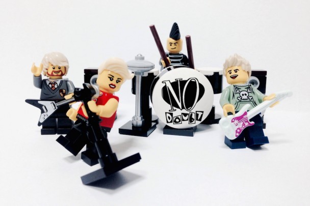 Křivák, kytary a styl. Green Day, Muse i Beatles jako Lego panáčci