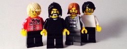 Křivák, kytary a styl. Green Day, Muse i Beatles jako Lego panáčci