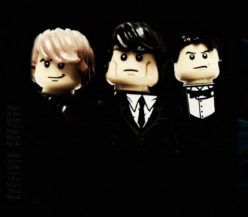 Křivák, kytary a styl. Green Day, Muse i Beatles jako Lego panáčci