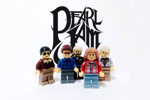 Křivák, kytary a styl. Green Day, Muse i Beatles jako Lego panáčci