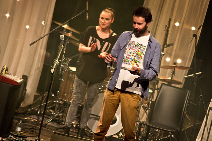 LIVE: Lenka Dusilová a Baromantika - smrt a zrod na jednom pódiu