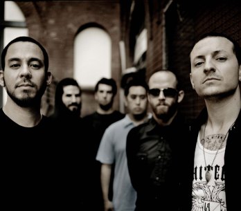 RECENZE: Linkin Park zahodili kytary a opět se nabili elektřinou