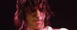 Jeff Beck: král Grammy vzdává novým živákem hold králi kytar