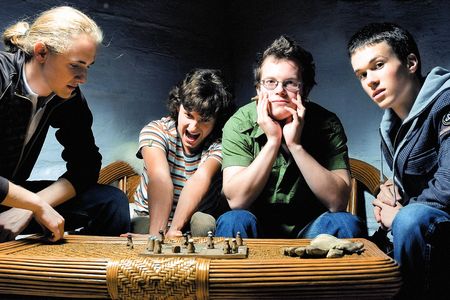 Charlie Straight točí klip po vzoru Foo Fighters, pak odletí s Yemim do USA