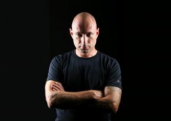 Daniel Landa vydá „československé DVD“, režii obstarala jeho žena