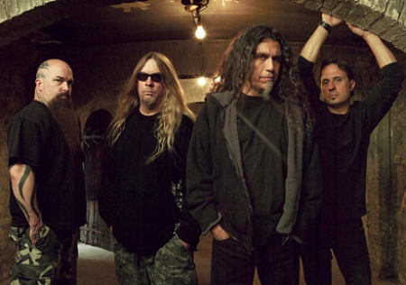 Slayer ruší koncerty, Tom Araya byl náhle hospitalizován 