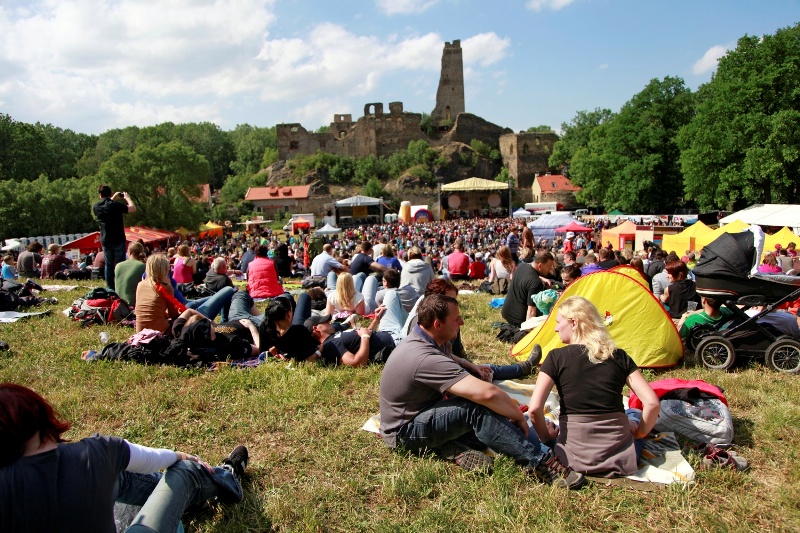 LIVE: Okoř se šťávou nabídla žhavou současnost i retro