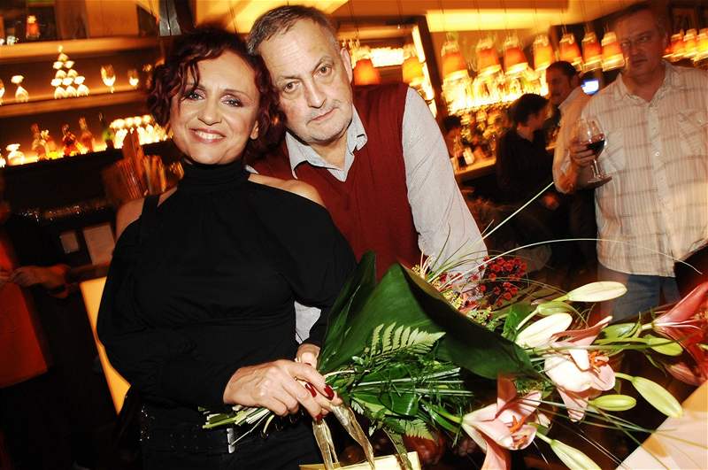 Rockové manželky: Jedeme dál... A někdy taky ne