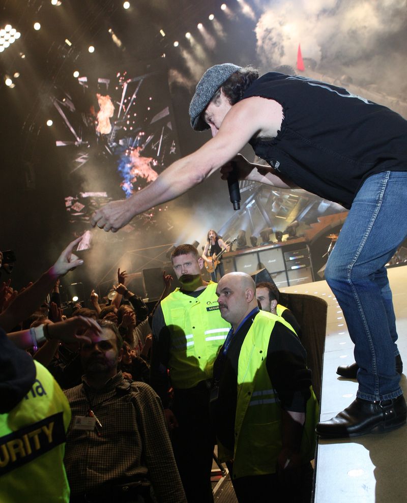 Gorily vs. špinavci: Cesta za muzikou vede přes ochranku