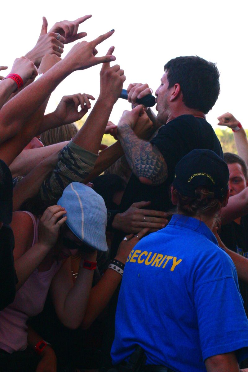 Gorily vs. špinavci: Cesta za muzikou vede přes ochranku