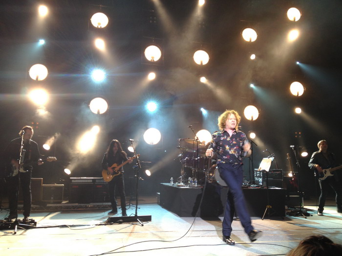 LIVE: Mick Hucknall se bez hitů Simply Red neobejde
