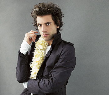 RECENZE: Mika i do třetice zůstává milým mladíkem