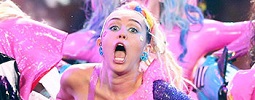 RECENZE: Miley Cyrus a její chlípná zvířátka se snaží experimentovat