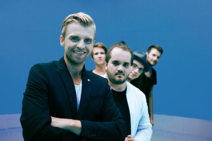 VIDEO: Nebe má nový hit. Tyhle Pláštěnky je radost obléknout