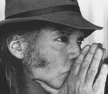 RECENZE: Neil Young si dělá, co chce. Berte, nebo nechte ležet...