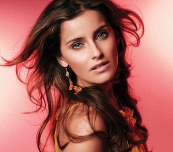 RECENZE: Nelly Furtado a její nezlomný duch