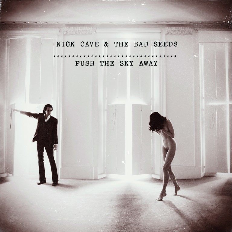 RECENZE: Nick Cave 2013 aneb nic při starém, už jen stárnutí