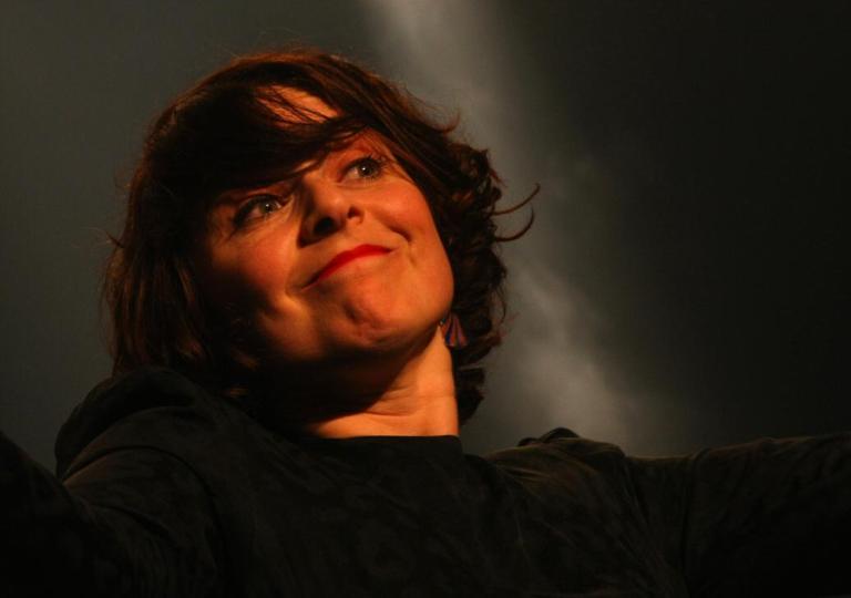 LIVE: Nouvelle Vague - perfektní zpěv a roztažené nohy