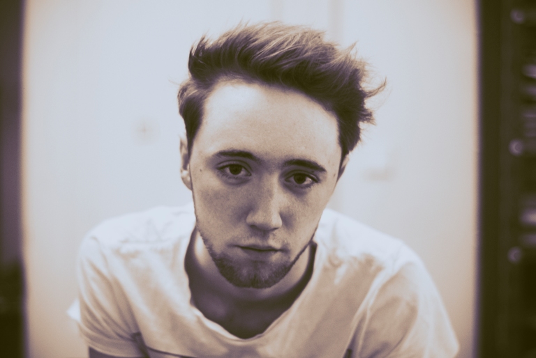 Oliver McGillick vydává debutové album. Produkce: Boris Carloff