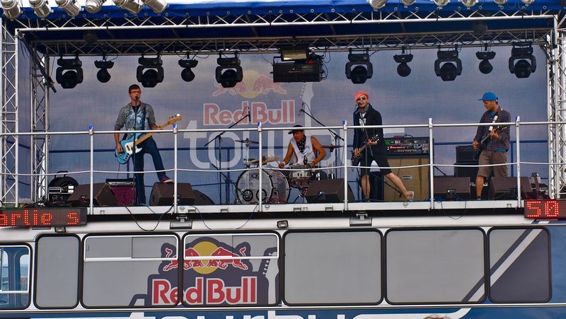 LIVE: Mando Diao předvedli jediný koncert na Open Air Festivalu