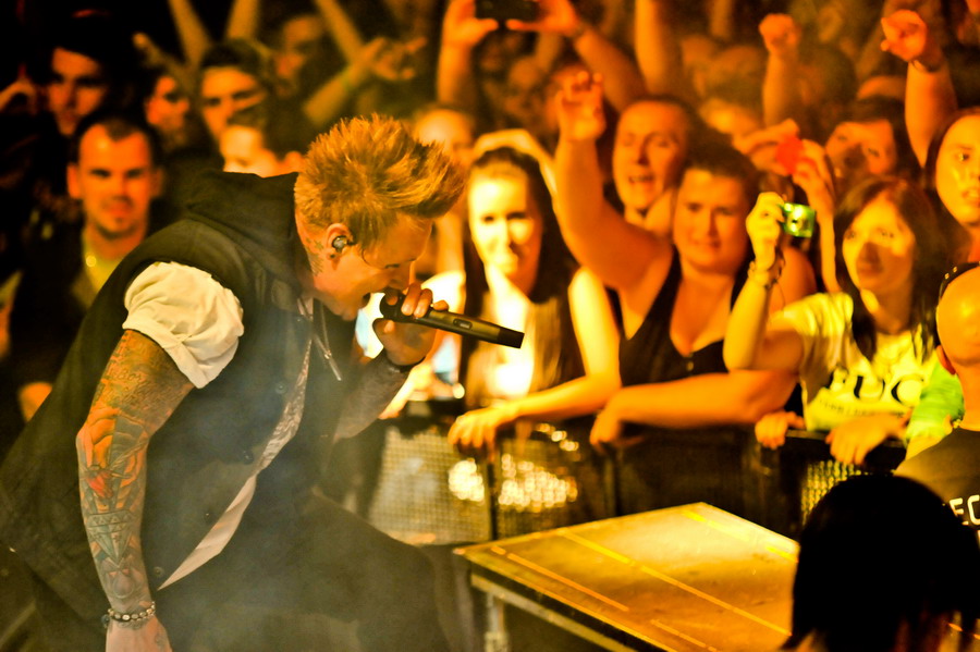 LIVE: Papa Roach vyždímali vyprodaný Lucerna Music Bar