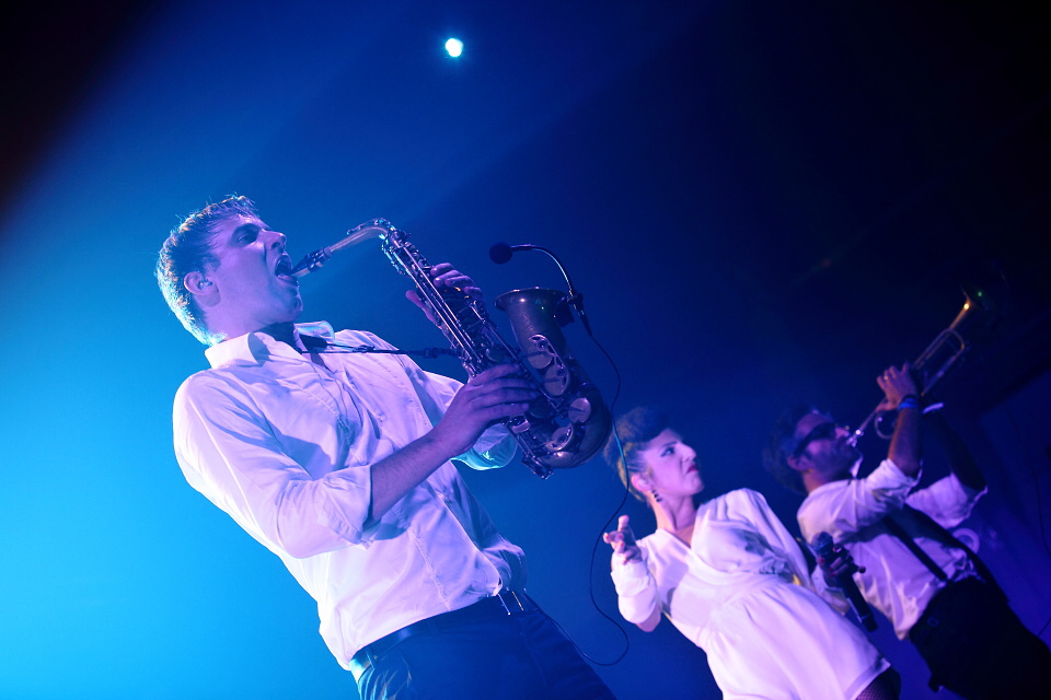 LIVE: Parov Stelar Band by víc slušel menší klub a víc vřelosti