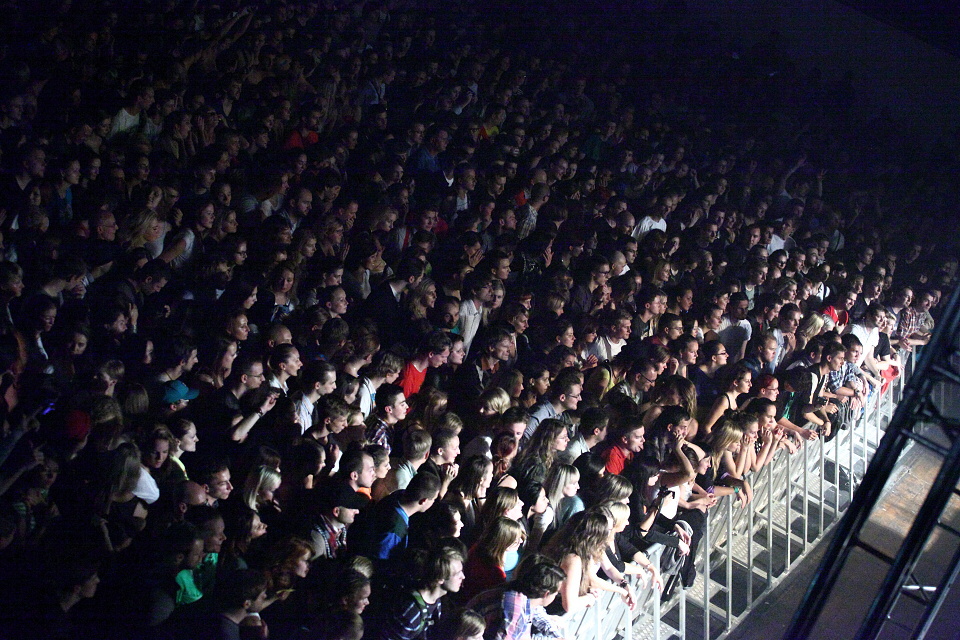 LIVE: Parov Stelar Band by víc slušel menší klub a víc vřelosti