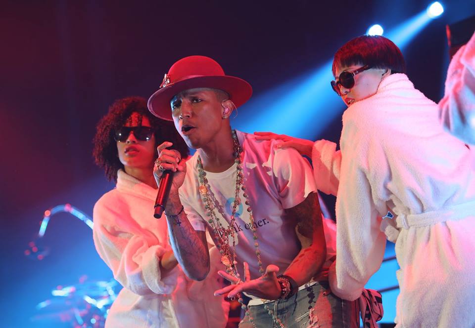 LIVE: Pharrell umí obšťastnit celý svět. Naživo už tolik ne