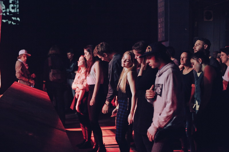 LIVE: Na oslavě Radia Wave nikdo vlny nedělal