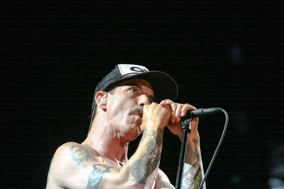 LIVE: Red Hot Chili Peppers pod širým nebem bojovali se zvukem