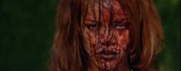 VIDEO: Rihanna se změnila v krvavou lady, nový klip je drsný 
