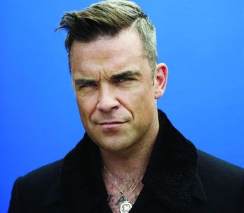 Robbie Williams se v novém klipu představí jako anděl se svatozáří