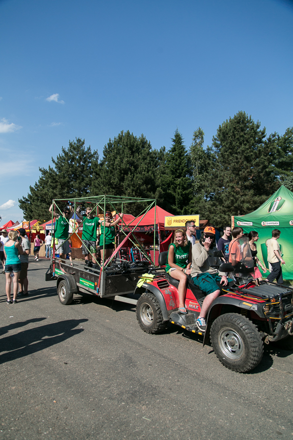 LIVE: Druhý den na RFP ovládli cirkusáci 30 Seconds To Mars 