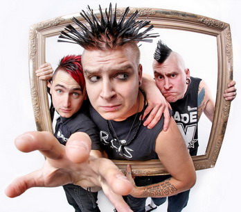 RECENZE: Rybičky 48 stále zajímá hlavně porno, drogy, holky a sex