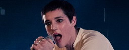 LIVE: Savages - punkový večírek červených střevíčků