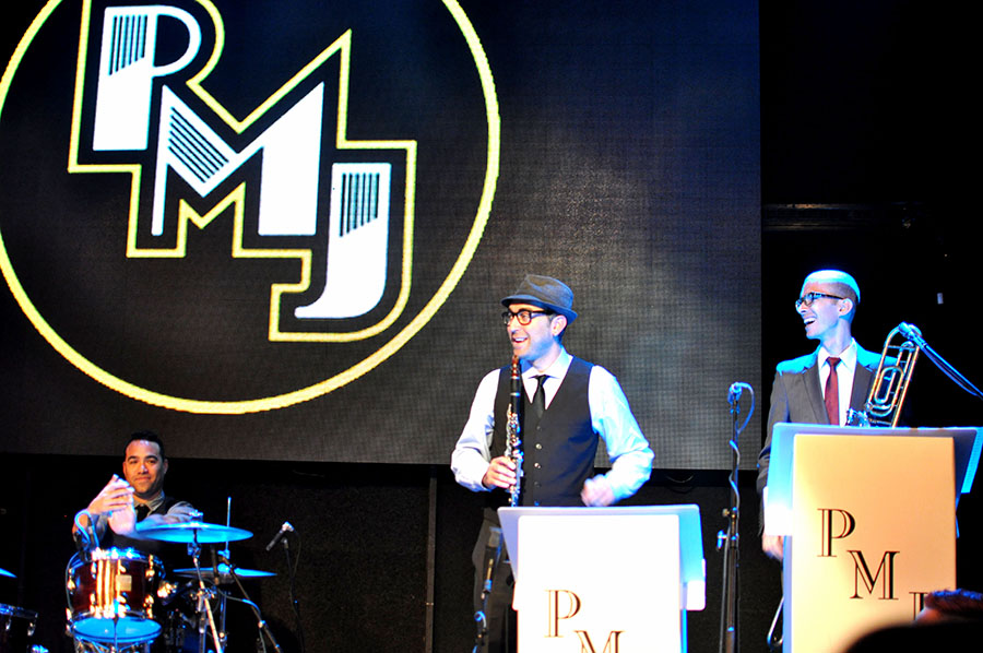 LIVE: Rozpálit jazzem Lucerna Music Bar? Scott Bradlee to dovede