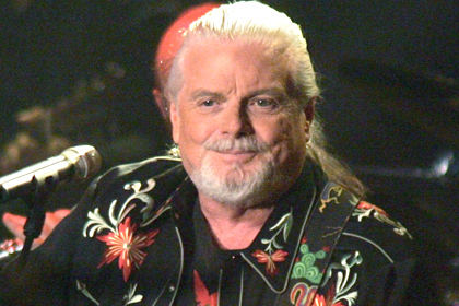 Zemřel Scott McKenzie, proslavil se hitem San Francisco